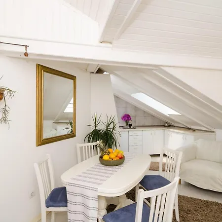 Emma - Two Bedroom With Balcony And Sea View * Ντουμπρόβνικ